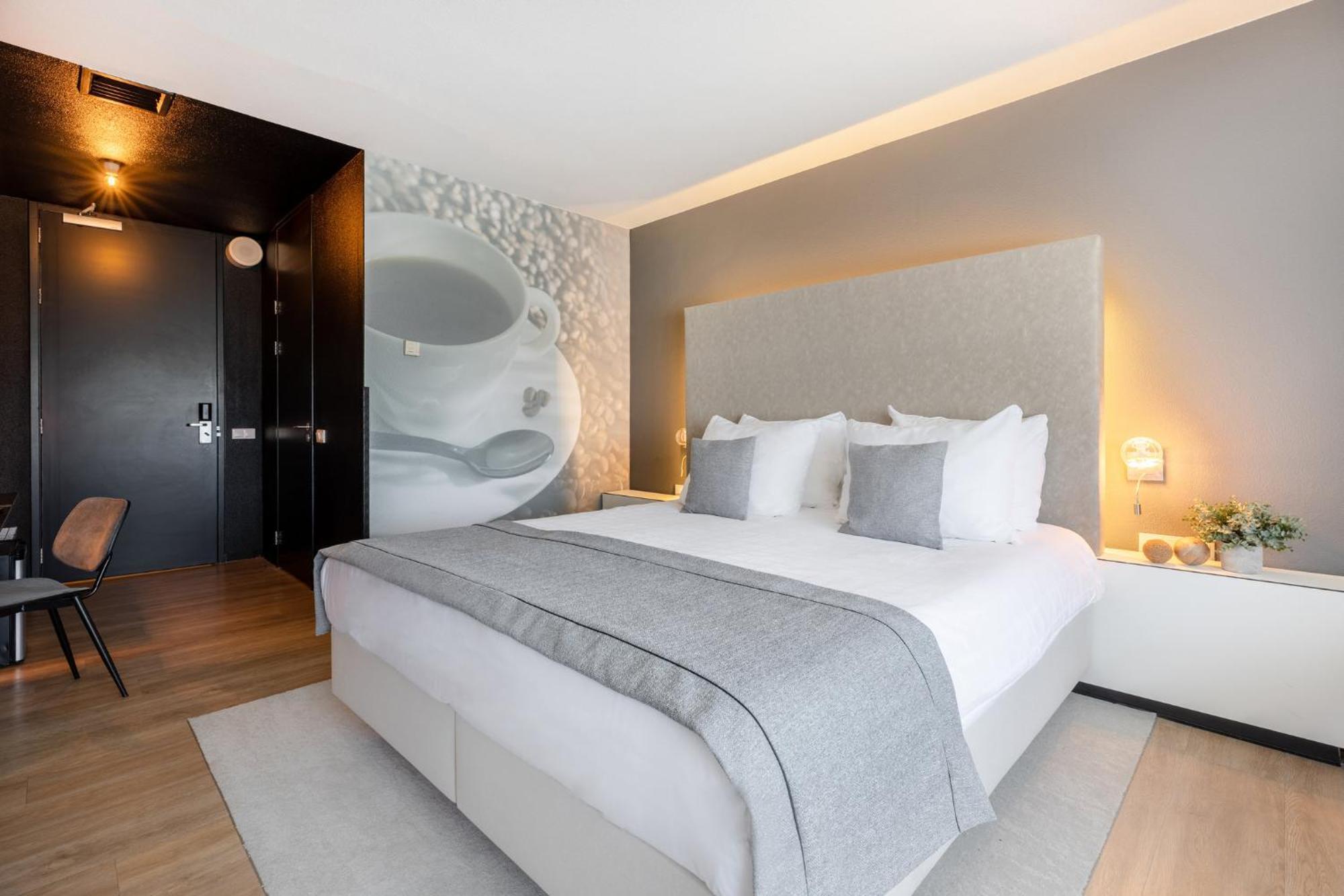 Standard Queen Room,1345472165:JPEG
